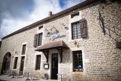 Extérieur - L’Auberge de Guillaume · Restaurant à Vandenesse-en-Auxois (21)